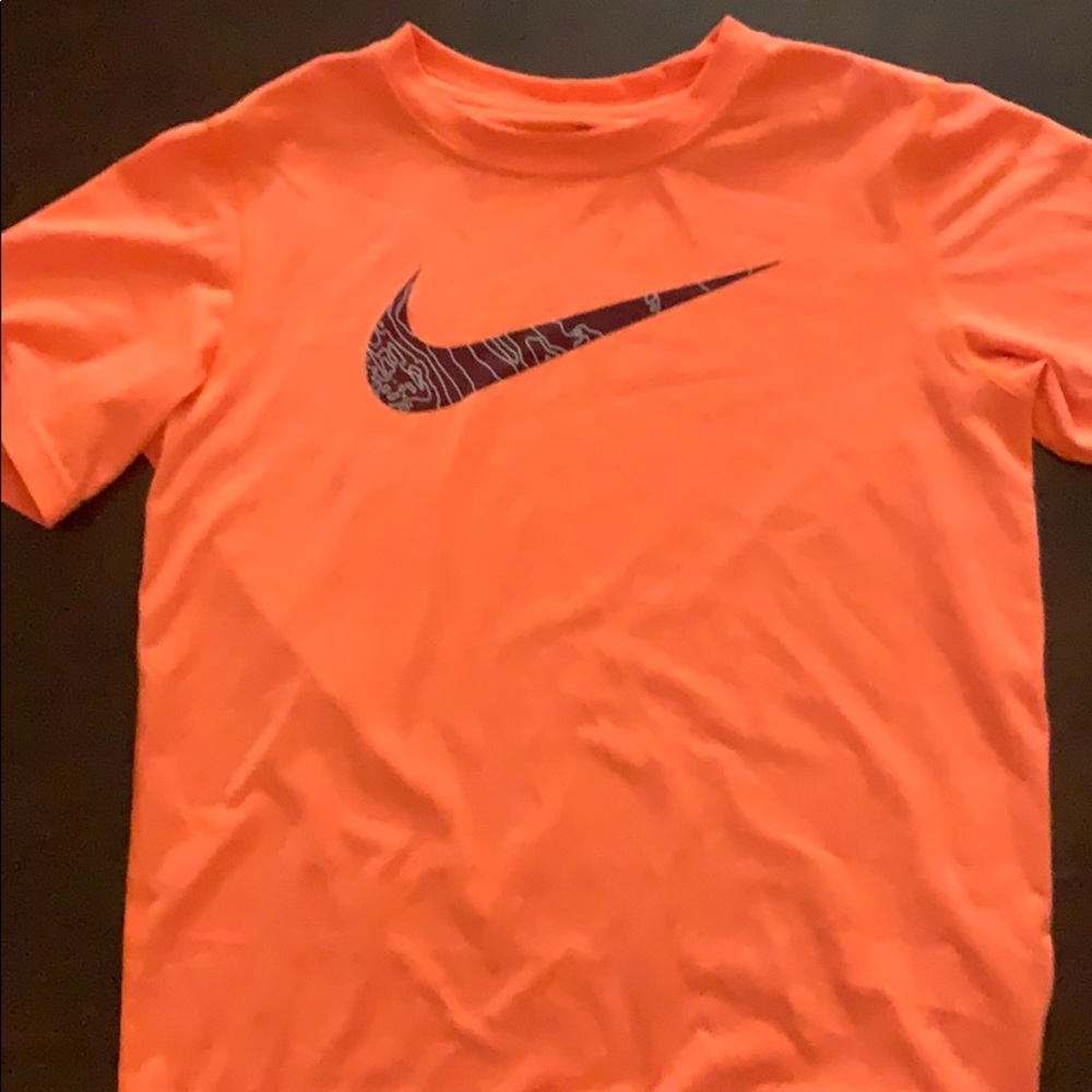 Boys M Nike shirt